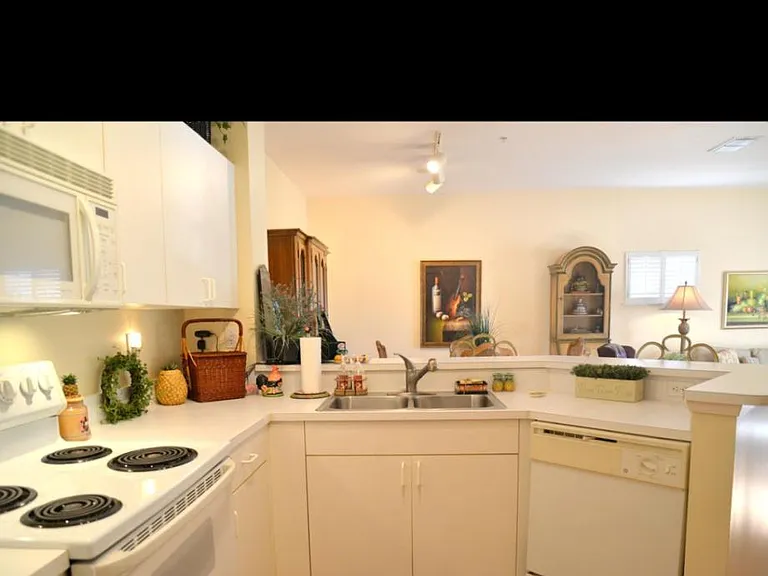 Kitchen & Dining Room