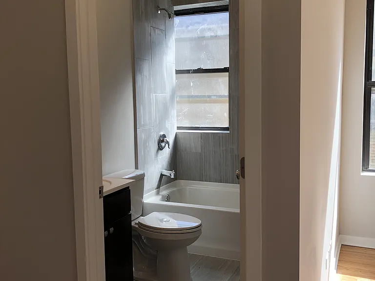 4821 N Christiana Ave #3 — Photo 4