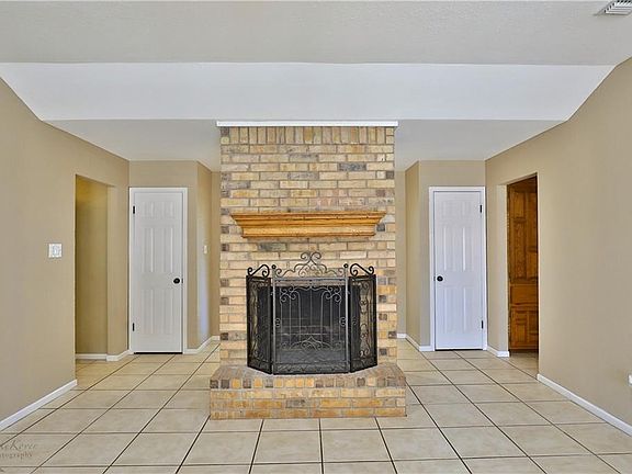 4th image of 5209 Meadowick Ln