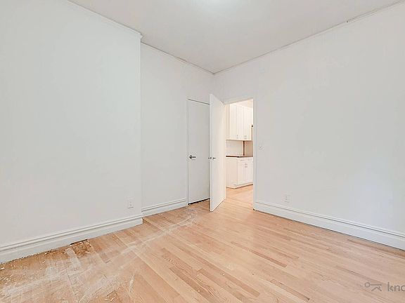 3rd image of 230 E 87th St APT 5b