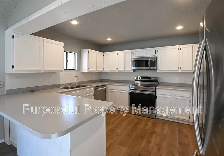 8224 NW 87th St — Photo 16