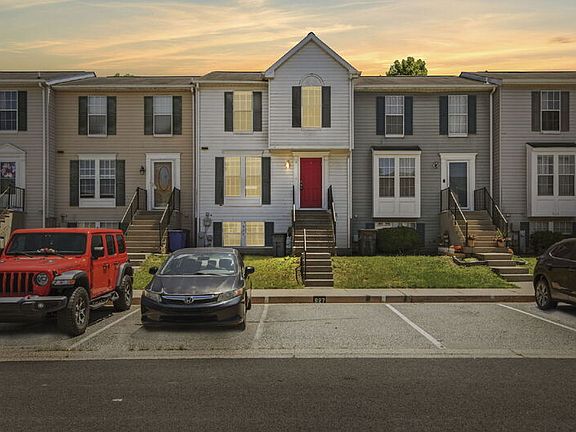 2nd image of 927 Pirates Ct