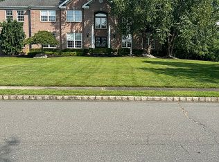 2 Round Hill Rd, Jackson, NJ 08527