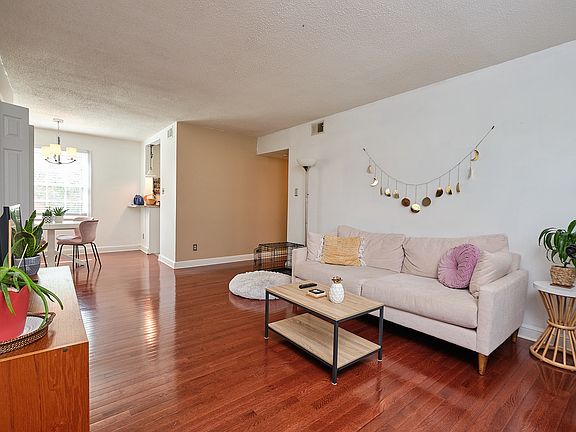 2nd image of 2609 Arlington Blvd APT 102
