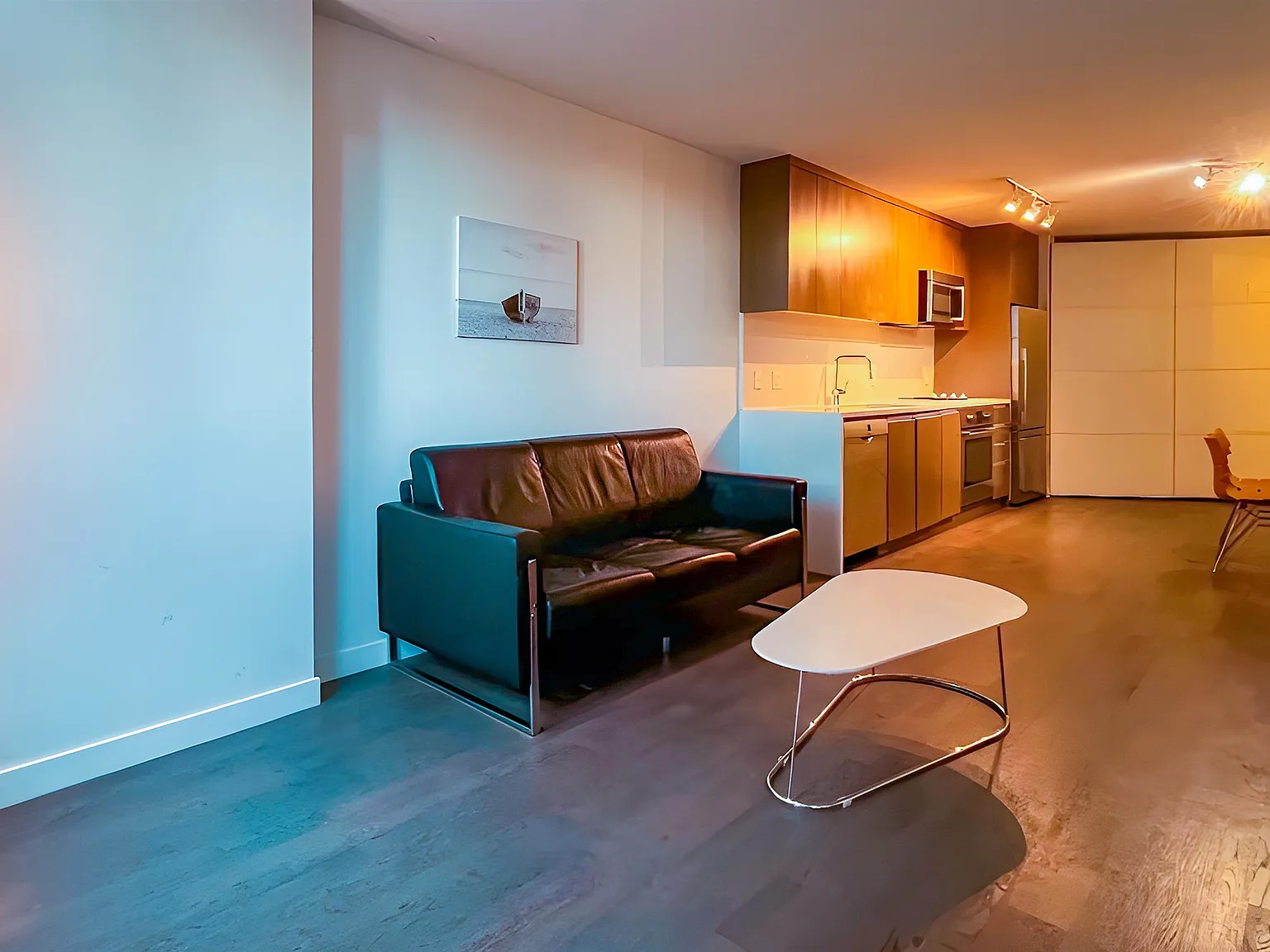 2 bed, 723 sqft, $2,990 — Photo 2