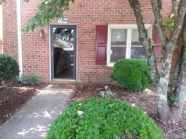 7706 The Points Pl #402, Gloucester Point, VA 23062