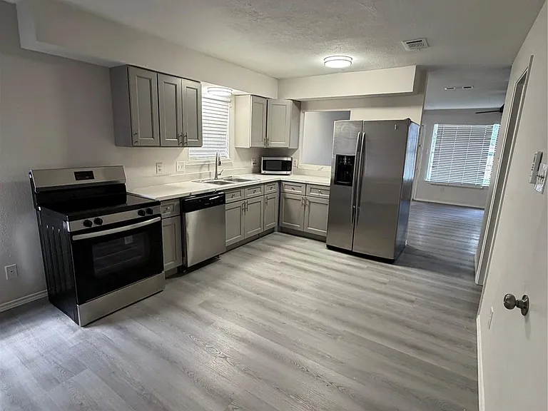 6618 McCullum Rd — Photo 2