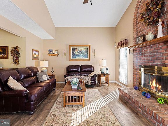 4th image of 1000 Longstream Ct