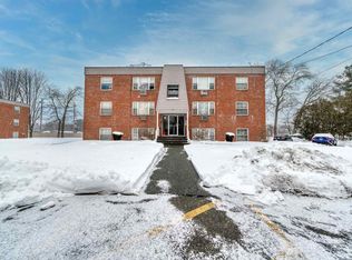 99 Cluff Crossing Rd APT E2, Salem, NH 03079