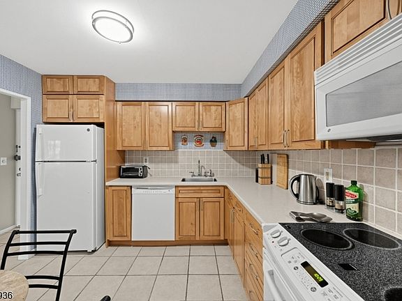 4th image of 18 Prospect St #C4A