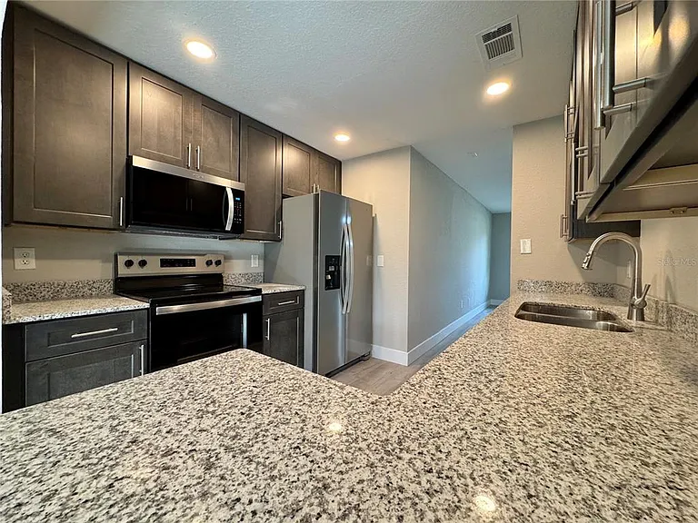 2346 Section Dr — Photo 9