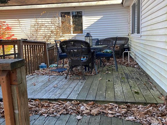 3rd image of 1254 Woodhaven Dr