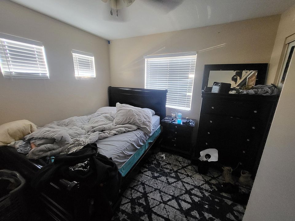 1st image of 39884 Via Castana