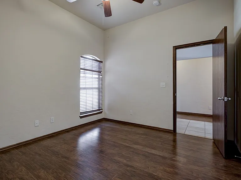 509 Finch St — Photo 33