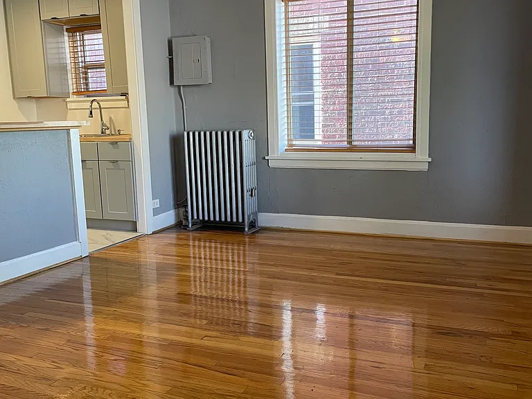 1760 N Pearl St #9 — Photo 6
