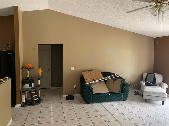 4th image of 3289 SE Quay St