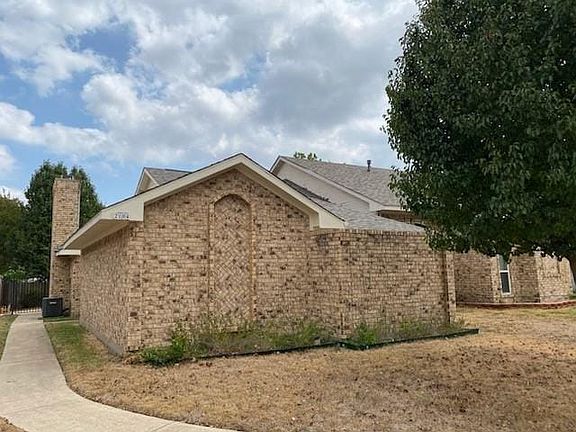 2nd image of 2104 Peakwood Dr