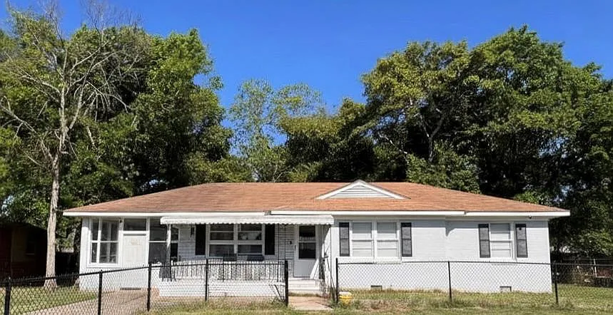 263 Nightingale Dr photo 1