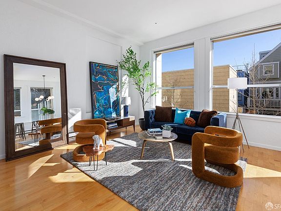 5th image of 317 29th St APT 202