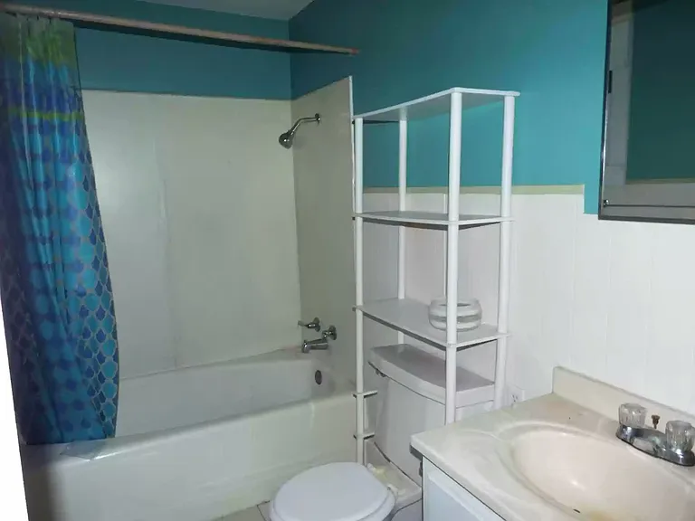 223 E Clara St — Photo 12