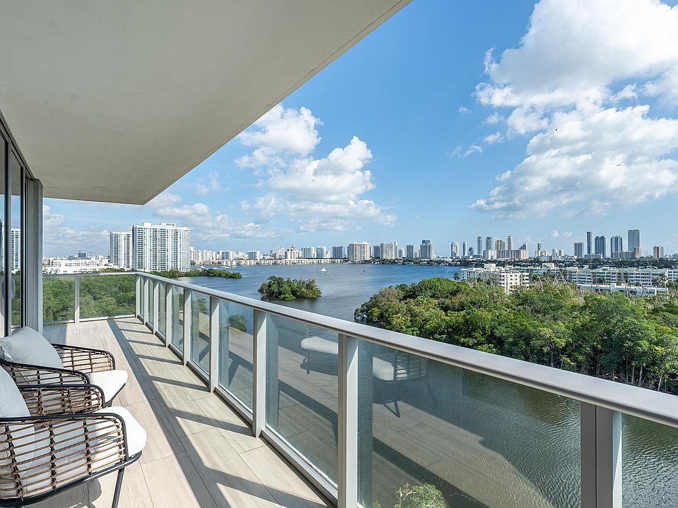 1st image of 16385 Biscayne Boulevard #1015