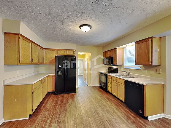 3rd image of 4408 Moselle Dr