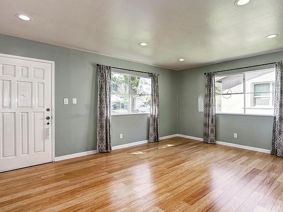 2nd image of 912 Patricia Way