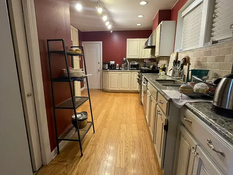 432 Carswold Dr — Photo 10