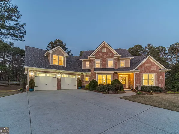 1409 Silver Thorne Ct, Loganville, GA 30052