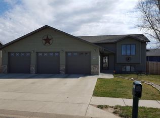 1750 1st Ave E, Dickinson, ND 58601