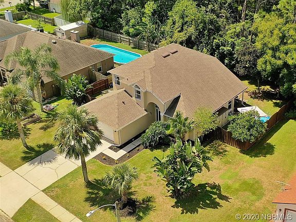 4th image of 1305 N Wembley Cir