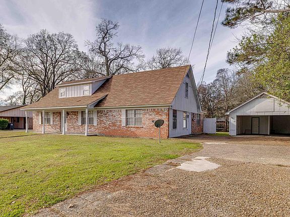 2nd image of 10 Rosewood Dr