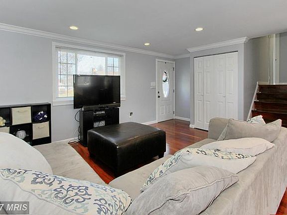 5th image of 1115 Bicksler Dr