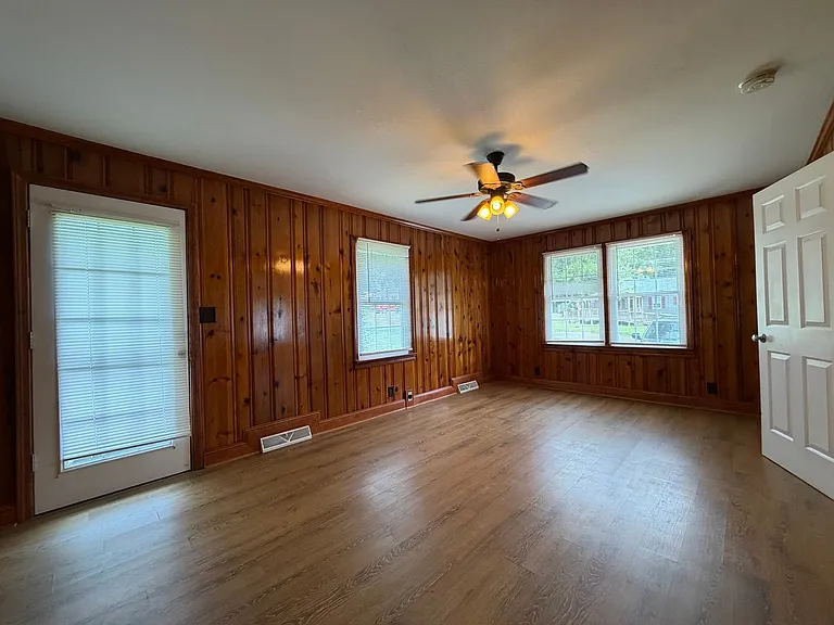 113 Hawthorne St SE — Photo 4