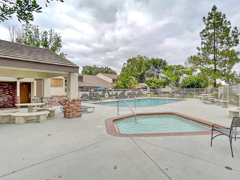 24686 Golfview Dr — Photo 27