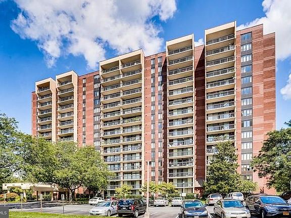 2nd image of 7401 Westlake Ter APT 1003
