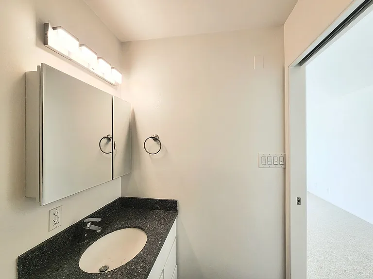 902 Peninsula Ave #405 — Photo 35