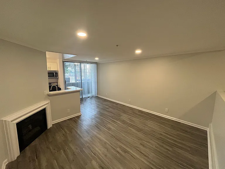 1223 Federal Ave — Photo 29
