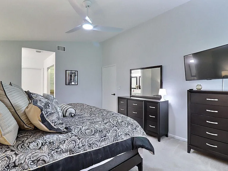 2514 Bedford Mews Dr — Photo 17