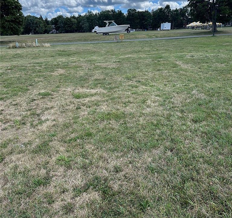 1st image of 401 NE Pike Rd #8