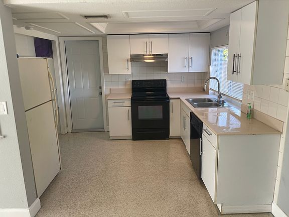 3rd image of 4009 Bancroft Dr