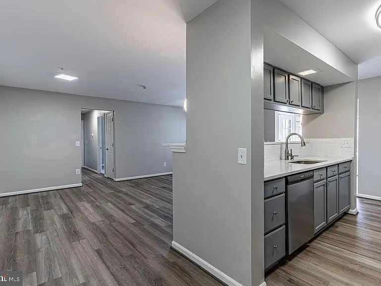 3620 Sherbrooke Cir #202 — Photo 4