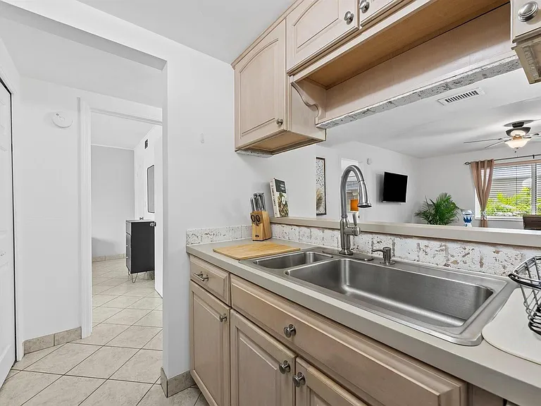 1000 SE 15th St #103 — Photo 7