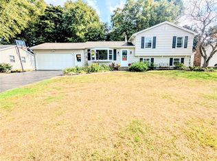 708 Close Cir, Webster, NY 14580
