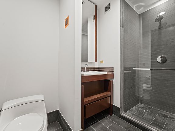 5th image of 40 Broad St APT 24D