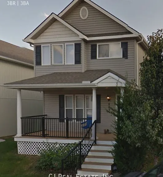 403 NE Coldwater Creek Dr — Photo 1