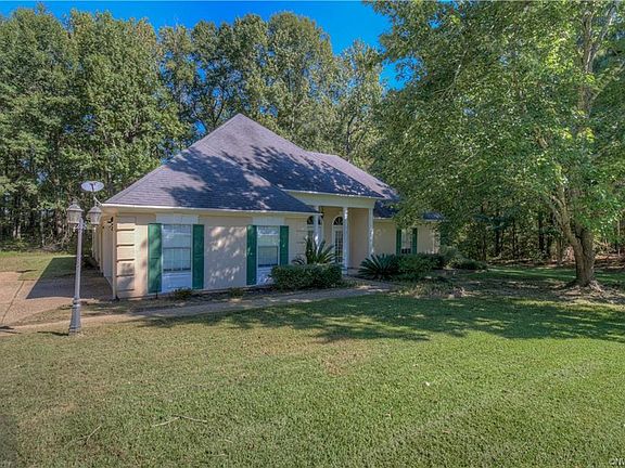 2nd image of 6112 Shadow Wood Dr