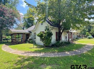 201 W Daingerfield St, Omaha, TX 75571