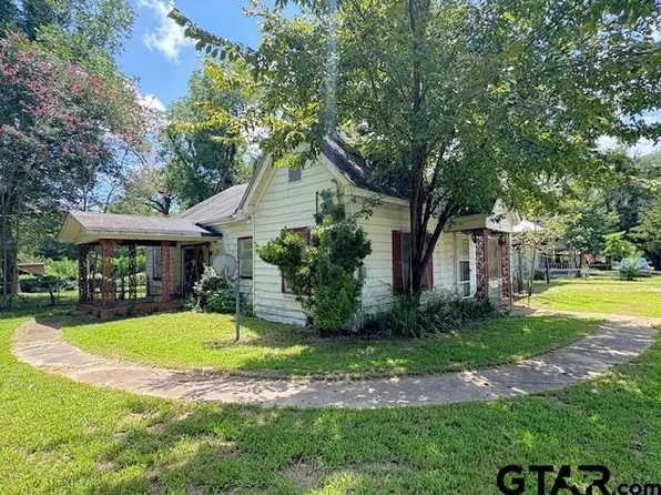 201 W Daingerfield St, Omaha, TX 75571