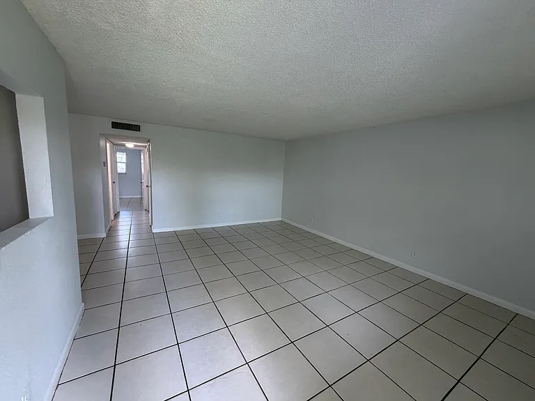 4160 NW 21st St #220 — Photo 8